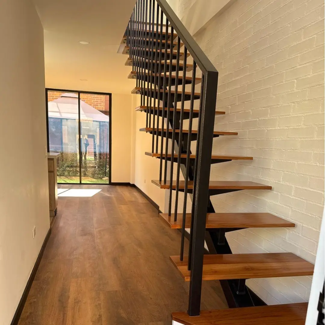 6 Escalera y Barandas